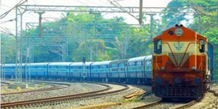 നിയമവിരുദ്ധ പ്രവര്ത്തനങ്ങളില് ഏര്പ്പെടുന്ന റെയില്വേ ജീവനക്കാർക്ക് ആജീവനാന്ത വിലക്ക് നിയമവിരുദ്ധ പ്രവര്ത്തനങ്ങളില് ഏര്പ്പെടുന്ന റെയില്വേ ജീവനക്കാർക്ക് ആജീവനാന്ത വിലക്ക്