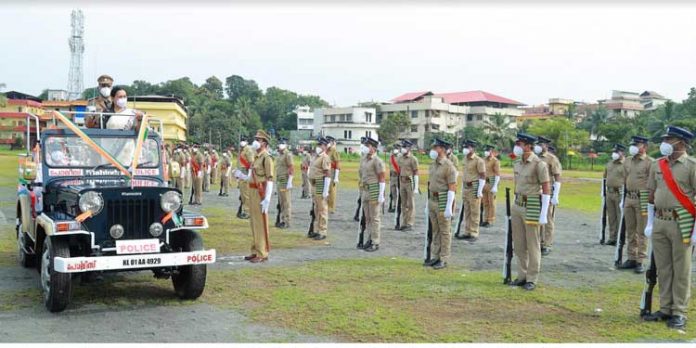 കോവിഡിനെതിരേ ശക്തമായ സ്വയം പ്രതിരോധം തീര്ക്കണം ; ഓരോരുത്തരും പോരാളികളാകണം : മന്ത്രി വീണാ ജോര്ജ് കോവിഡിനെതിരേ ശക്തമായ സ്വയം പ്രതിരോധം തീര്ക്കണം ; ഓരോരുത്തരും പോരാളികളാകണം : മന്ത്രി വീണാ ജോര്ജ്