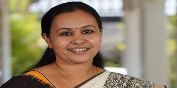കേരളത്തില് കോവിഡ് രോഗികളുടെ എണ്ണം കൂടും ; മൂന്നാം തരംഗത്തിന് സാധ്യത തള്ളാതെ ആരോഗ്യമന്ത്രി കേരളത്തില് കോവിഡ് രോഗികളുടെ എണ്ണം കൂടും ; മൂന്നാം തരംഗത്തിന് സാധ്യത തള്ളാതെ ആരോഗ്യമന്ത്രി