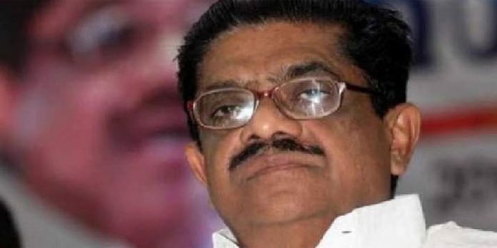 ആശയ വിനിമയം ഉണ്ടായിട്ടില്ല ; ഡി.സി.സി സാധ്യതാപട്ടികയില് അതൃപ്തി അറിയിച്ച് സുധീരന് ആശയ വിനിമയം ഉണ്ടായിട്ടില്ല ; ഡി.സി.സി സാധ്യതാപട്ടികയില് അതൃപ്തി അറിയിച്ച് സുധീരന്