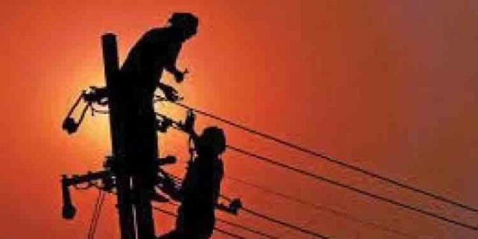 സാമ്പത്തിക പ്രതിസന്ധിയില് വലയുന്ന വൈദ്യുതി ബോര്ഡിന് ഷോക്കായി കൊവിഡ് സാമ്പത്തിക പ്രതിസന്ധിയില് വലയുന്ന വൈദ്യുതി ബോര്ഡിന് ഷോക്കായി കൊവിഡ്