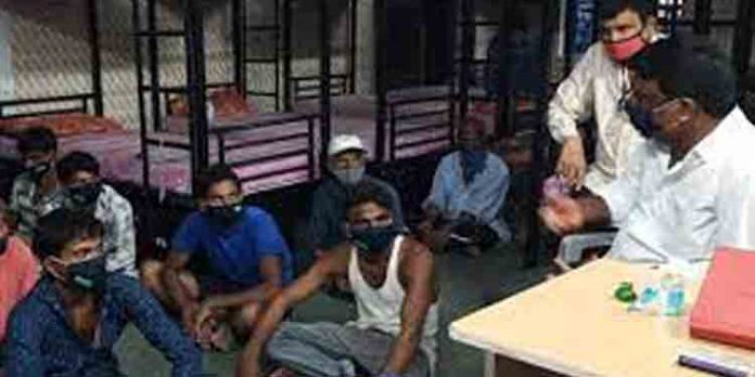 കൃത്യമായ കണക്കില്ല : എത്തുന്ന ഇതര സംസ്ഥാന തൊഴിലാളികള്ക്ക് വാക്സിനേഷന് അവതാളത്തില് കൃത്യമായ കണക്കില്ല : എത്തുന്ന ഇതര സംസ്ഥാന തൊഴിലാളികള്ക്ക് വാക്സിനേഷന് അവതാളത്തില്
