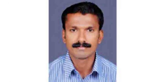 വാഹനം ഓടിക്കുന്നതിനിടയില് ഓട്ടോറിക്ഷാ ഡ്രൈവര് കുഴഞ്ഞു വീണു മരിച്ചു വാഹനം ഓടിക്കുന്നതിനിടയില് ഓട്ടോറിക്ഷാ ഡ്രൈവര് കുഴഞ്ഞു വീണു മരിച്ചു