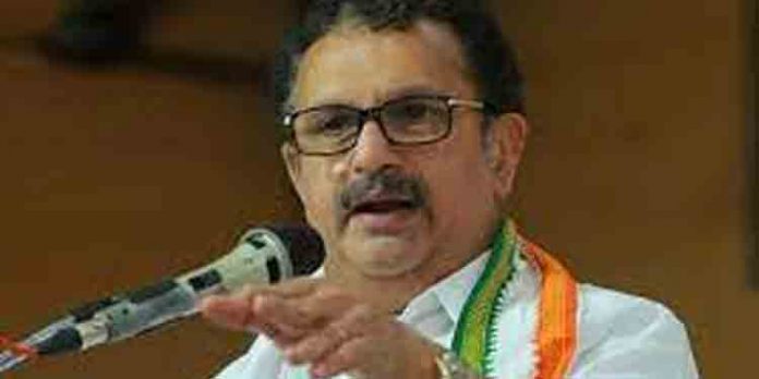 പാര്ട്ടി അധ്യക്ഷന്മാര് ചുമതലയേല്ക്കുന്നിടം കലാപവേദിയാക്കേണ്ടതല്ല – കെ. മുരളീധരന് പാര്ട്ടി അധ്യക്ഷന്മാര് ചുമതലയേല്ക്കുന്നിടം കലാപവേദിയാക്കേണ്ടതല്ല – കെ. മുരളീധരന്