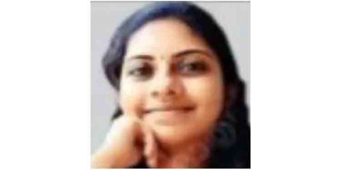 മൈലപ്രയില് യുവതിയുടെ ദുരൂഹമരണത്തില് പ്രതിയായ പെരുനാട് പഞ്ചായത്ത് പ്രസിഡന്റിന്റെ മകനെ വിദേശത്തേയ്ക്കു കടത്താന് രഹസ്യ നീക്കം മൈലപ്രയില് യുവതിയുടെ ദുരൂഹമരണത്തില് പ്രതിയായ പെരുനാട് പഞ്ചായത്ത് പ്രസിഡന്റിന്റെ മകനെ വിദേശത്തേയ്ക്കു കടത്താന് രഹസ്യ നീക്കം