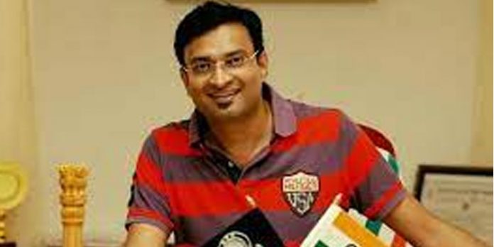 മാദ്ധ്യമപ്രവര്ത്തകയോട് അപമര്യാദയായി പെരുമാറി എന്.പ്രശാന്ത് ഐഎഎസിനെതിരെ കേസ് മാദ്ധ്യമപ്രവര്ത്തകയോട് അപമര്യാദയായി പെരുമാറി എന്.പ്രശാന്ത് ഐഎഎസിനെതിരെ കേസ്