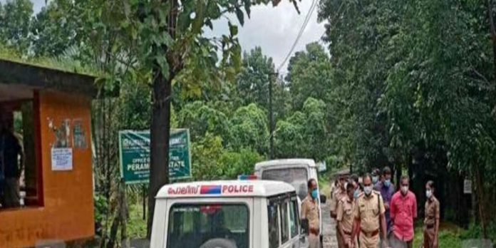 മാവോവാദികള്ക്ക് വേണ്ടി തണ്ടര് ബോള്ട്ടും പോലീസും വ്യാപക തിരച്ചില് മാവോവാദികള്ക്ക് വേണ്ടി തണ്ടര് ബോള്ട്ടും പോലീസും വ്യാപക തിരച്ചില്