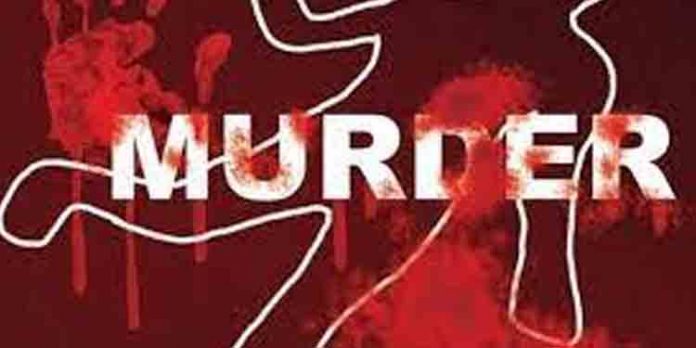 തിരുവനന്തപുരത്ത് മകള് അമ്മയെ വെട്ടിക്കൊലപ്പെടുത്തി മൃതദേഹം കത്തിക്കാന് ശ്രമം തിരുവനന്തപുരത്ത് മകള് അമ്മയെ വെട്ടിക്കൊലപ്പെടുത്തി മൃതദേഹം കത്തിക്കാന് ശ്രമം
