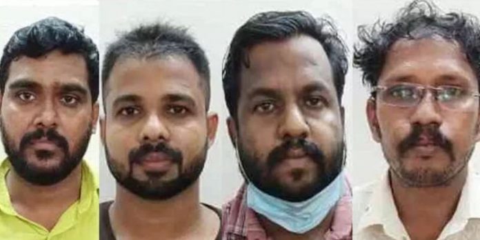 യുവതിയുടെ വിവാഹം മുടക്കാന് സ്വകാര്യദൃശ്യങ്ങള് വാട്സാപ്പ് വഴി പ്രചരിപ്പിച്ചു ; നാലു പേര് അറസ്റ്റില് യുവതിയുടെ വിവാഹം മുടക്കാന് സ്വകാര്യദൃശ്യങ്ങള് വാട്സാപ്പ് വഴി പ്രചരിപ്പിച്ചു ; നാലു പേര് അറസ്റ്റില്
