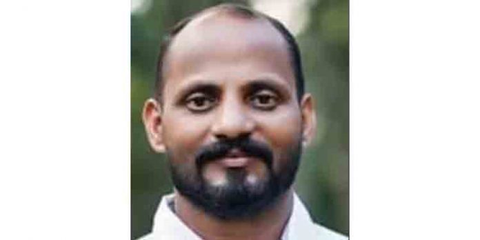 സ്വത്ത് വീതം വെക്കുന്നതിനെ ചൊല്ലി ബന്ധുക്കള് തമ്മില് തര്ക്കo ; യുവാവിനെ കുത്തിക്കൊന്നു സ്വത്ത് വീതം വെക്കുന്നതിനെ ചൊല്ലി ബന്ധുക്കള് തമ്മില് തര്ക്കo ; യുവാവിനെ കുത്തിക്കൊന്നു