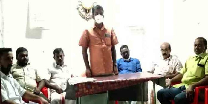അനധികൃത പാര്ക്കിംഗിനെതിരെ നടപടി എടുക്കണം : എ.ഐ.വൈ.എഫ് അനധികൃത പാര്ക്കിംഗിനെതിരെ നടപടി എടുക്കണം : എ.ഐ.വൈ.എഫ്