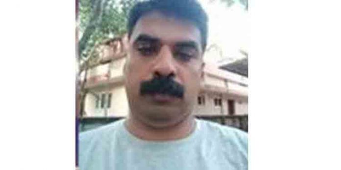 വടിവാളുമായി ജനങ്ങളെ ഭീതിപ്പെടുത്തുന്ന, നിരവധി ക്രിമിനല് കേസിലെ പ്രതിയെ പോലീസ് അറസ്റ്റു ചെയ്തു വടിവാളുമായി ജനങ്ങളെ ഭീതിപ്പെടുത്തുന്ന, നിരവധി ക്രിമിനല് കേസിലെ പ്രതിയെ പോലീസ് അറസ്റ്റു ചെയ്തു