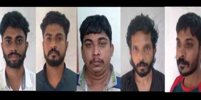 ഇടപാടുകാരനും , നടത്തിപ്പുകാരനും അടക്കം പെണ്വാണിഭസംഘം കാലടിയില് അറസ്റ്റില് ഇടപാടുകാരനും , നടത്തിപ്പുകാരനും അടക്കം പെണ്വാണിഭസംഘം കാലടിയില് അറസ്റ്റില്