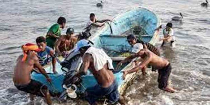 ശക്തമായ കാറ്റിനും മോശം കാലാവസ്ഥയ്ക്കും സാധ്യത ; മത്സ്യബന്ധനത്തിന് പോകരുതെന്ന് മുന്നറിപ്പ് ശക്തമായ കാറ്റിനും മോശം കാലാവസ്ഥയ്ക്കും സാധ്യത ; മത്സ്യബന്ധനത്തിന് പോകരുതെന്ന് മുന്നറിപ്പ്