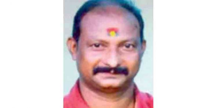 കോടതിയില് ഹാജരാകാന് സമന്സ് ലഭിച്ചയാള് ദേഹത്ത് ഡീസലൊഴിച്ച് തീകൊളുത്തി മരിച്ചു കോടതിയില് ഹാജരാകാന് സമന്സ് ലഭിച്ചയാള് ദേഹത്ത് ഡീസലൊഴിച്ച് തീകൊളുത്തി മരിച്ചു