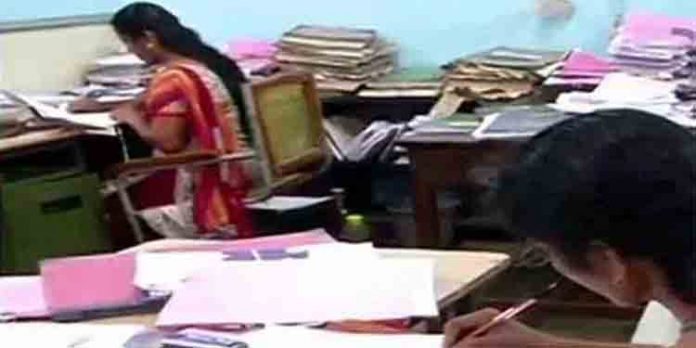 പെന്ഷന് പ്രായം കൂടാനുള്ള ശുപാര്ശ പരിഗണിക്കേണ്ടതില്ലെന്ന ആലോചനയില് ഇടതുമുന്നണി പെന്ഷന് പ്രായം കൂടാനുള്ള ശുപാര്ശ പരിഗണിക്കേണ്ടതില്ലെന്ന ആലോചനയില് ഇടതുമുന്നണി