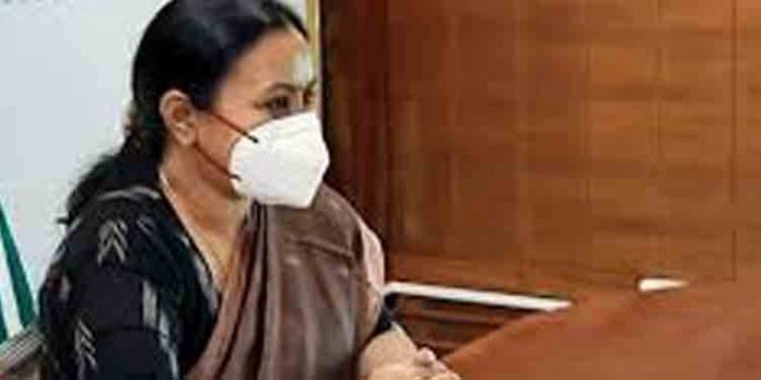 സംസ്ഥാനത്തെ ഒരു കോടിയിലധികം പേര് കോവിഡ് വാക്സിന് രണ്ട് ഡോസും സ്വീകരിച്ച് വാക്സിനേഷന് പൂര്ത്തിയാക്കി : ആരോഗ്യ മന്ത്രി സംസ്ഥാനത്തെ ഒരു കോടിയിലധികം പേര് കോവിഡ് വാക്സിന് രണ്ട് ഡോസും സ്വീകരിച്ച് വാക്സിനേഷന് പൂര്ത്തിയാക്കി : ആരോഗ്യ മന്ത്രി