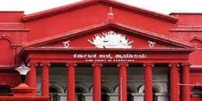 പ്രായപൂര്ത്തിയാവാത്ത പെണ്കുട്ടിയുമായുള്ള സമ്മതത്തോടെയുള്ള ലൈംഗിക ബന്ധത്തിന്റെ പേരില് ആണിനെതിരെ മാത്രം പോക്സോ പ്രകാരം കേസെടുക്കാനാവില്ലെന്ന് കല്ക്കട്ട ഹൈക്കോടതി പ്രായപൂര്ത്തിയാവാത്ത പെണ്കുട്ടിയുമായുള്ള സമ്മതത്തോടെയുള്ള ലൈംഗിക ബന്ധത്തിന്റെ പേരില് ആണിനെതിരെ മാത്രം പോക്സോ പ്രകാരം കേസെടുക്കാനാവില്ലെന്ന് കല്ക്കട്ട ഹൈക്കോടതി