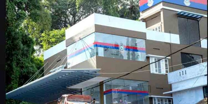 പുതുതായി നിർമ്മിച്ച പോലീസ് സ്റ്റേഷൻ കെട്ടിടത്തിന്റെ ഉദ്ഘാടനം 25 ന് മുഖ്യമന്ത്രി നിർവ്വഹിക്കും പുതുതായി നിർമ്മിച്ച പോലീസ് സ്റ്റേഷൻ കെട്ടിടത്തിന്റെ ഉദ്ഘാടനം 25 ന് മുഖ്യമന്ത്രി നിർവ്വഹിക്കും