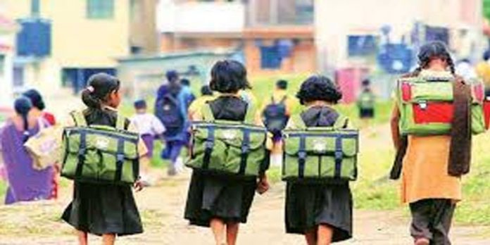 സംസ്ഥാനത്ത് സ്കൂളുകള് തുറക്കുന്നതിലെ മാര്ഗരേഖകള് രൂപീകരിക്കാന് ഉന്നതതല യോഗം ഇന്ന് സംസ്ഥാനത്ത് സ്കൂളുകള് തുറക്കുന്നതിലെ മാര്ഗരേഖകള് രൂപീകരിക്കാന് ഉന്നതതല യോഗം ഇന്ന്
