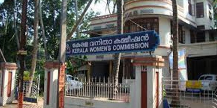 ആരോഗ്യപ്രവര്ത്തകയ്ക്ക് നേരെയുണ്ടായ അതിക്രമo : പ്രതികളെ ഉടന് അറസ്റ്റ് ചെയ്യണമെന്ന് വനിതാ കമ്മിഷന് ആരോഗ്യപ്രവര്ത്തകയ്ക്ക് നേരെയുണ്ടായ അതിക്രമo : പ്രതികളെ ഉടന് അറസ്റ്റ് ചെയ്യണമെന്ന് വനിതാ കമ്മിഷന്
