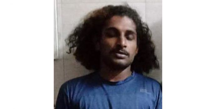 നിരവധി ക്രിമിനല് കേസിലെ പ്രതിയായ യുവാവിനെ വടിവാളുമായി അറസ്റ്റ് ചെയ്തു നിരവധി ക്രിമിനല് കേസിലെ പ്രതിയായ യുവാവിനെ വടിവാളുമായി അറസ്റ്റ് ചെയ്തു