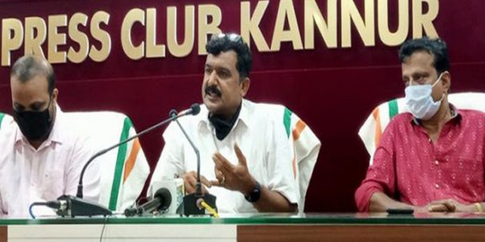 കാര് മാറ്റിയിടാന് ആവശ്യപ്പെട്ടതിന് ടയര് കട ഉടമയ്ക്കെതിരെ പോക്സോകേസ് – എസ്ഐയ്ക്കെതിരെ നിയമനടപടി ആവിശ്യപ്പെട്ട് ടയര് ഡീലേര്സ് അസോസിയേഷന് കാര് മാറ്റിയിടാന് ആവശ്യപ്പെട്ടതിന് ടയര് കട ഉടമയ്ക്കെതിരെ പോക്സോകേസ് – എസ്ഐയ്ക്കെതിരെ നിയമനടപടി ആവിശ്യപ്പെട്ട് ടയര് ഡീലേര്സ് അസോസിയേഷന്