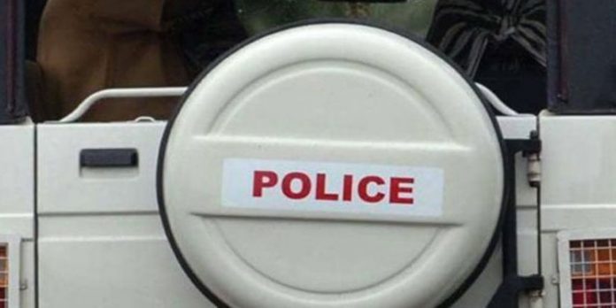 പൊതുവഴിയില് സൈക്കിള് നിര്ത്തി : അച്ഛനും മകനും ചേര്ന്ന് പതിനഞ്ചുകാരന്റെ തല കമ്പിപ്പാര കൊണ്ട് അടിച്ചു പൊളിച്ചു പൊതുവഴിയില് സൈക്കിള് നിര്ത്തി : അച്ഛനും മകനും ചേര്ന്ന് പതിനഞ്ചുകാരന്റെ തല കമ്പിപ്പാര കൊണ്ട് അടിച്ചു പൊളിച്ചു
