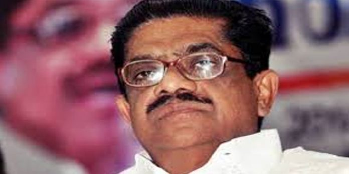 രാഷ്ട്രീയകാര്യ സമിതിയെ നോക്കുകുത്തിയാക്കി ; പ്രതിപക്ഷനേതാവിനെ അതൃപ്തിയറിയിച്ച് വി.എം സുധീരന് രാഷ്ട്രീയകാര്യ സമിതിയെ നോക്കുകുത്തിയാക്കി ; പ്രതിപക്ഷനേതാവിനെ അതൃപ്തിയറിയിച്ച് വി.എം സുധീരന്