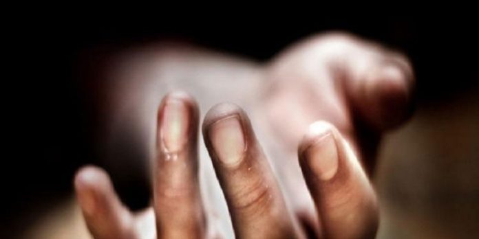 ഭാര്യയ്ക്ക് അവിഹിത ബന്ധമുണ്ടെന്ന സംശയം : രണ്ട് മക്കളേയും കൊന്ന് ഭര്ത്താവ് ജീവനൊടുക്കി ഭാര്യയ്ക്ക് അവിഹിത ബന്ധമുണ്ടെന്ന സംശയം : രണ്ട് മക്കളേയും കൊന്ന് ഭര്ത്താവ് ജീവനൊടുക്കി