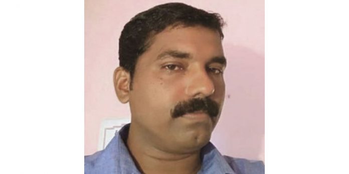 ആർ ഡി ഒ ഓഫീസിലെ ജീവനക്കാരന് കൊവിഡ് ബാധിച്ച് മരിച്ചു ആർ ഡി ഒ ഓഫീസിലെ ജീവനക്കാരന് കൊവിഡ് ബാധിച്ച് മരിച്ചു