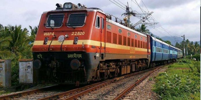 പാസഞ്ചര് ട്രെയിനും എക്സ്പ്രസ് ട്രെയിനുകളിലെ റിസര്വേഷന് ഇല്ലാത്ത കോച്ചുകളും ഒക്ടോബര് ആദ്യവാരം പുനരാരംഭിക്കും പാസഞ്ചര് ട്രെയിനും എക്സ്പ്രസ് ട്രെയിനുകളിലെ റിസര്വേഷന് ഇല്ലാത്ത കോച്ചുകളും ഒക്ടോബര് ആദ്യവാരം പുനരാരംഭിക്കും