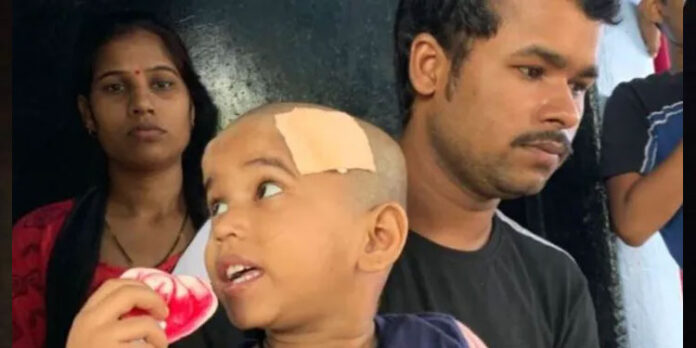 നാലു വയസ്സുകാരനെ കടിച്ചു കൊണ്ട് പുള്ളിപ്പുലി പാഞ്ഞു ; പിന്നാലെ ഓടി രക്ഷപ്പെടുത്തി അമ്മാവനായ യുവാവ് സഭവിച്ചു നാലു വയസ്സുകാരനെ കടിച്ചു കൊണ്ട് പുള്ളിപ്പുലി പാഞ്ഞു ; പിന്നാലെ ഓടി രക്ഷപ്പെടുത്തി അമ്മാവനായ യുവാവ് സഭവിച്ചു