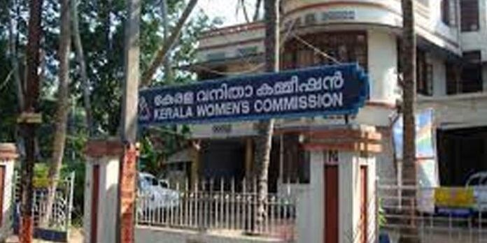 മറ്റ് നിയമ സംവിധാനങ്ങള് വഴി തീര്പ്പാക്കിയ പരാതികള് ജില്ലാതല അദാലത്തുകളില് വീണ്ടും പരിഗണിക്കില്ലെന്ന് സംസ്ഥാന വനിതാ കമ്മീഷന് മറ്റ് നിയമ സംവിധാനങ്ങള് വഴി തീര്പ്പാക്കിയ പരാതികള് ജില്ലാതല അദാലത്തുകളില് വീണ്ടും പരിഗണിക്കില്ലെന്ന് സംസ്ഥാന വനിതാ കമ്മീഷന്