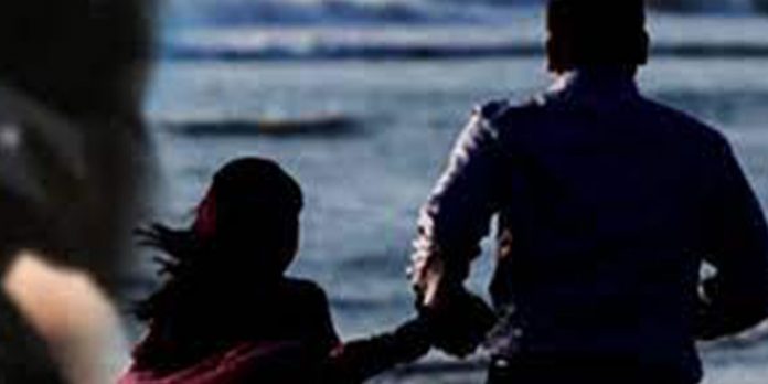 പത്ത് വർഷത്തിനിടെ യുവതി ഒളിച്ചോടിയത് 25 തവണ ; തിരികെ വന്നാൽ സ്വീകരിക്കുമെന്ന് ഭർത്താവ് പത്ത് വർഷത്തിനിടെ യുവതി ഒളിച്ചോടിയത് 25 തവണ ; തിരികെ വന്നാൽ സ്വീകരിക്കുമെന്ന് ഭർത്താവ്