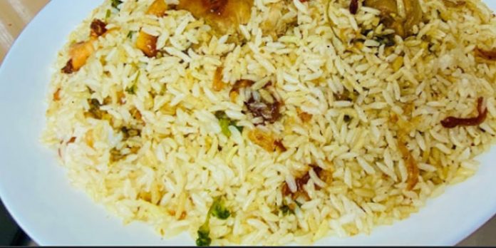 ഹോട്ടലിലെ ബിരിയാണി കഴിച്ച പെണ്കുട്ടി മരിച്ചു ; 29 പേര് ആശുപത്രിയില് ഹോട്ടലിലെ ബിരിയാണി കഴിച്ച പെണ്കുട്ടി മരിച്ചു ; 29 പേര് ആശുപത്രിയില്