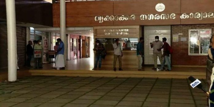 തൃക്കാക്കര നഗരസഭയില് അവിശ്വാസം ; അഴിമതി വിരുദ്ധരുടെ വോട്ട് കിട്ടുമെന്ന് എല്ഡിഎഫ് തൃക്കാക്കര നഗരസഭയില് അവിശ്വാസം ; അഴിമതി വിരുദ്ധരുടെ വോട്ട് കിട്ടുമെന്ന് എല്ഡിഎഫ്