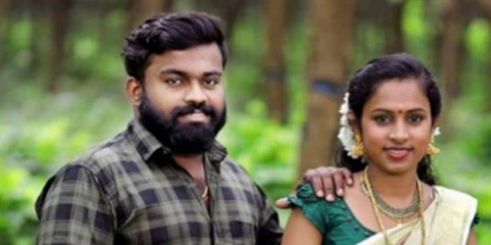 പയ്യന്നൂരിലെ യുവതിയുടെ ആത്മഹത്യ : സുനീഷയുടെ കൂടുതൽ ശബ്ദരേഖ പുറത്ത് പയ്യന്നൂരിലെ യുവതിയുടെ ആത്മഹത്യ : സുനീഷയുടെ കൂടുതൽ ശബ്ദരേഖ പുറത്ത്