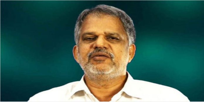ലോക്കല്തലം മുതല് കേന്ദ്രം വരെ ; സിപിഐഎമ്മിന്റെ ഈ ശൈലി കോണ്ഗ്രസിന് അപരിചിതം ലോക്കല്തലം മുതല് കേന്ദ്രം വരെ ; സിപിഐഎമ്മിന്റെ ഈ ശൈലി കോണ്ഗ്രസിന് അപരിചിതം