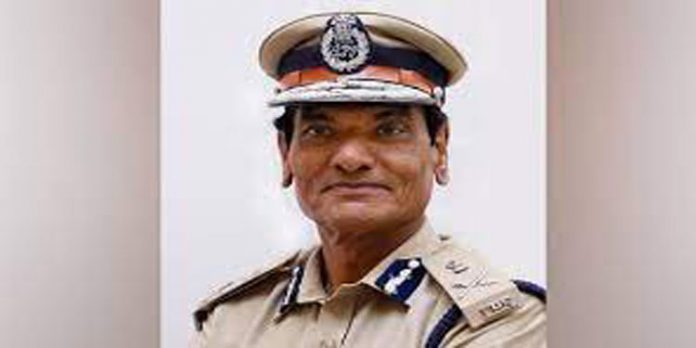 സോഷ്യൽ മീഡിയ ഉപയോഗത്തിൽ പോലീസുദ്യോഗസ്ഥർ ജാഗ്രത പാലിക്കണമെന്ന് ഡി.ജി.പി സോഷ്യൽ മീഡിയ ഉപയോഗത്തിൽ പോലീസുദ്യോഗസ്ഥർ ജാഗ്രത പാലിക്കണമെന്ന് ഡി.ജി.പി