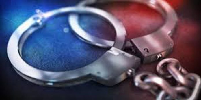 അടിവസ്ത്രം അഴിച്ച് പരിശോധന : പരീക്ഷാ നടത്തിപ്പ് ചുമതലയുണ്ടായിരുന്ന 2 അധ്യാപകര് പിടിയില് അടിവസ്ത്രം അഴിച്ച് പരിശോധന : പരീക്ഷാ നടത്തിപ്പ് ചുമതലയുണ്ടായിരുന്ന 2 അധ്യാപകര് പിടിയില്