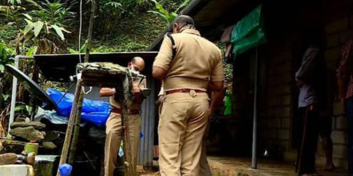 ഇടുക്കിയില് ഇതരസംസ്ഥാനക്കാരിയായ 14 കാരി മരിച്ച നിലയില് ; മൃതദേഹം കണ്ടെത്തിയത് വീടിന് പുറകില് നിന്ന് ഇടുക്കിയില് ഇതരസംസ്ഥാനക്കാരിയായ 14 കാരി മരിച്ച നിലയില് ; മൃതദേഹം കണ്ടെത്തിയത് വീടിന് പുറകില് നിന്ന്