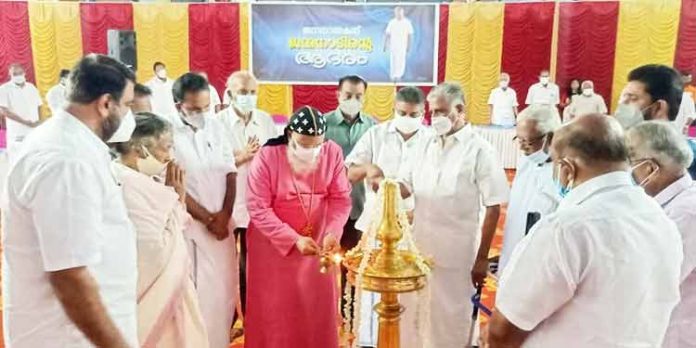 മന്ത്രി സജി ചെറിയാന് ചെങ്ങന്നൂർ പൗരാവലിയുടെ സ്വീകരണം മന്ത്രി സജി ചെറിയാന് ചെങ്ങന്നൂർ പൗരാവലിയുടെ സ്വീകരണം