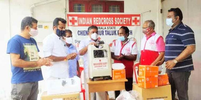 റെഡ്ക്രോസ് സൊസൈറ്റി ഓക്സിജൻ കോൺസൻ്റേറ്ററുകൾ കരുണക്ക് കൈമാറി. റെഡ്ക്രോസ് സൊസൈറ്റി ഓക്സിജൻ കോൺസൻ്റേറ്ററുകൾ കരുണക്ക് കൈമാറി.