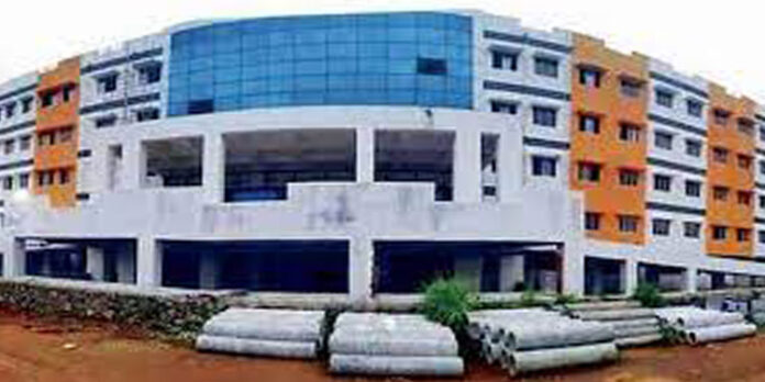 പത്തനംതിട്ടയിൽ 47 ഡോക്ടർമാർക്ക് കൂട്ട സ്ഥലംമാറ്റം ; കേന്ദ്രത്തെ പറ്റിക്കാൻ പൊടിക്കൈ പത്തനംതിട്ടയിൽ 47 ഡോക്ടർമാർക്ക് കൂട്ട സ്ഥലംമാറ്റം ; കേന്ദ്രത്തെ പറ്റിക്കാൻ പൊടിക്കൈ