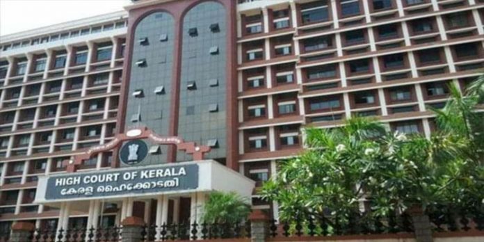 തൃക്കാക്കര നഗരസഭാധ്യക്ഷയ്ക്ക് പോലീസ് സംരക്ഷണം തൃക്കാക്കര നഗരസഭാധ്യക്ഷയ്ക്ക് പോലീസ് സംരക്ഷണം