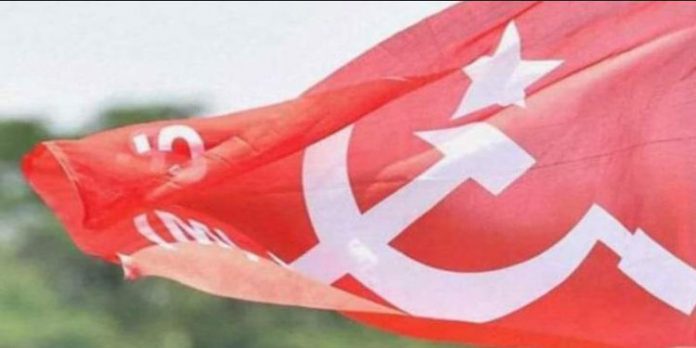 വിഭാഗീയത പരസ്യപോരിലേക്ക് ; സിപിഎം ബ്രാഞ്ച് സെക്രട്ടറിയെ ആക്രമിച്ചത് ഏരിയ കമ്മിറ്റി അംഗത്തിന്റെ അറിവോടെ വിഭാഗീയത പരസ്യപോരിലേക്ക് ; സിപിഎം ബ്രാഞ്ച് സെക്രട്ടറിയെ ആക്രമിച്ചത് ഏരിയ കമ്മിറ്റി അംഗത്തിന്റെ അറിവോടെ