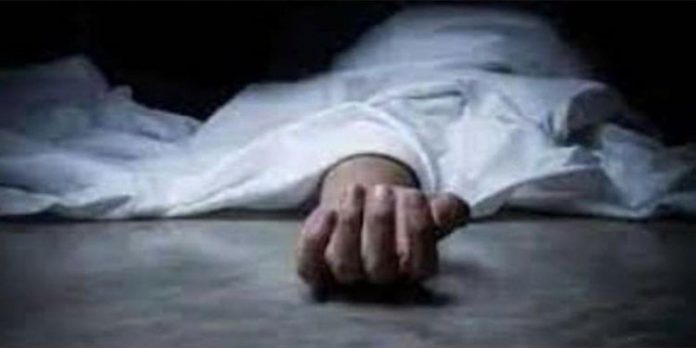 കരാർ ജീവനക്കാരൻ വൈദ്യുതി പോസ്റ്റിൽ ഇരിക്കെ മരിച്ചു കരാർ ജീവനക്കാരൻ വൈദ്യുതി പോസ്റ്റിൽ ഇരിക്കെ മരിച്ചു