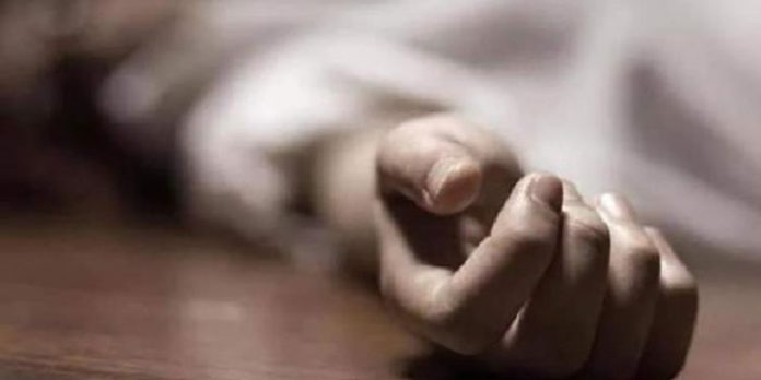 മകൻ ഓടിച്ച ബൈക്കിന് പിന്നിലിരുന്നു യാത്ര ചെയ്യുകയായിരുന്ന മാതാവ് നിലത്ത് വീണു മരിച്ചു മകൻ ഓടിച്ച ബൈക്കിന് പിന്നിലിരുന്നു യാത്ര ചെയ്യുകയായിരുന്ന മാതാവ് നിലത്ത് വീണു മരിച്ചു