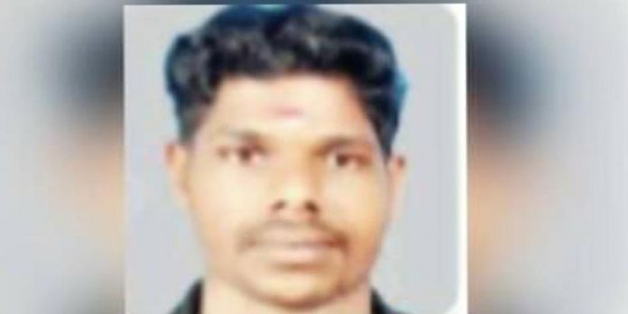 രണ്ട് ദിവസം മുമ്പ് വിഷം കഴിച്ചു – ആരോടും പറഞ്ഞില്ല ; ചികിത്സ തേടിയെത്തിയ യുവാവ് മരിച്ചു രണ്ട് ദിവസം മുമ്പ് വിഷം കഴിച്ചു – ആരോടും പറഞ്ഞില്ല ; ചികിത്സ തേടിയെത്തിയ യുവാവ് മരിച്ചു